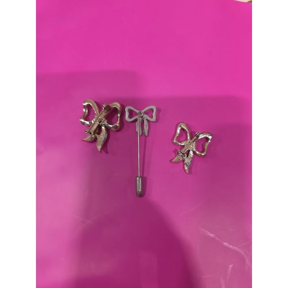 Silver Tone Bow Brooch‎ Pin Set Rhinestone Accent Elegant